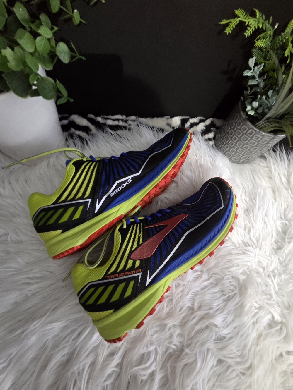 Brooks Mazama Trail Women Running Shoes In Yellow Blue with Red Accents, Size 8
